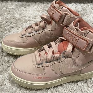 2018 Women’s Air Force 1 High Utility ‘Pink’